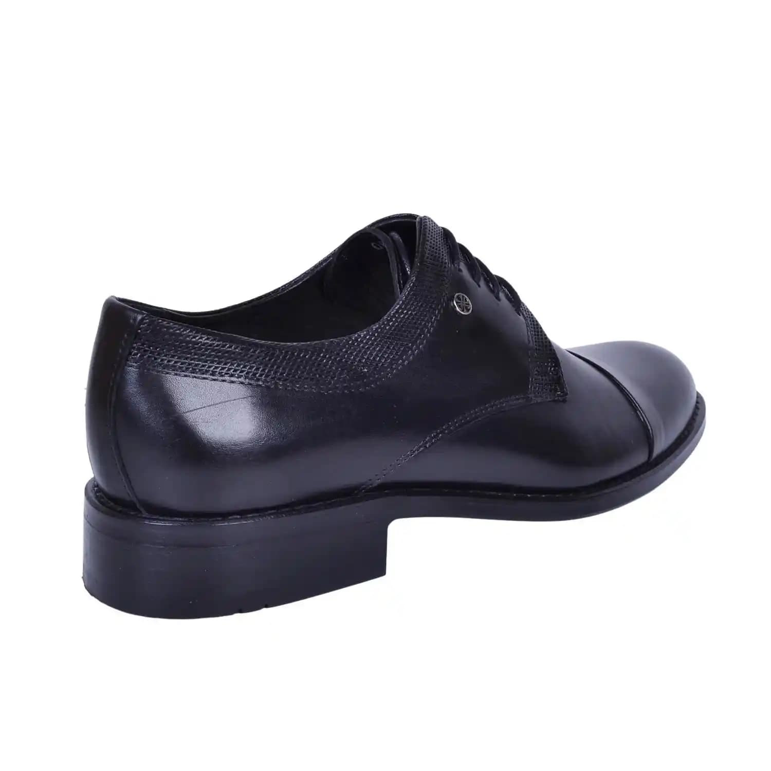 52 Numara Ayakkabılar: Büyük Numara Modası ve Trendleri Hakkında Kapsamlı Rehber