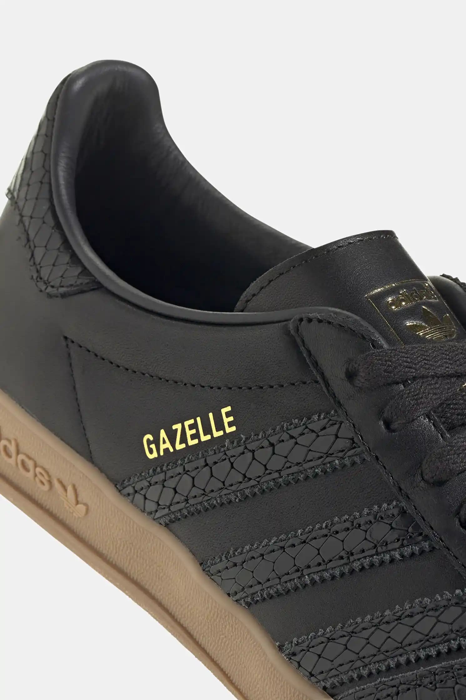 Adidas Deri Spor Ayakkabıları: Şıklık ve Dayanıklılığı Bir Arada Sunan Modeller