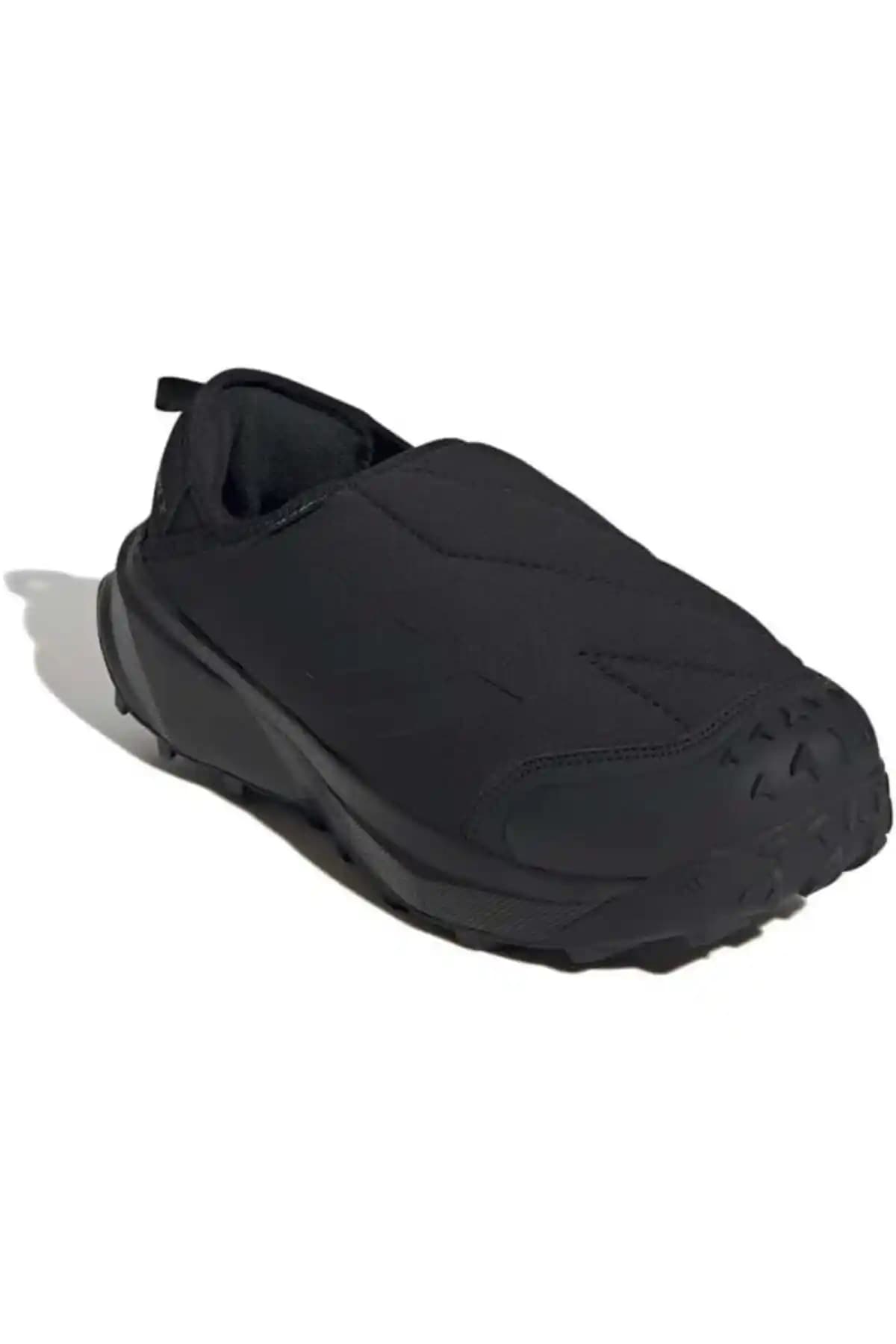 Adidas Slip-On Erkek Ayakkabıları: Konfor ve Şıklığın Modern Buluşması