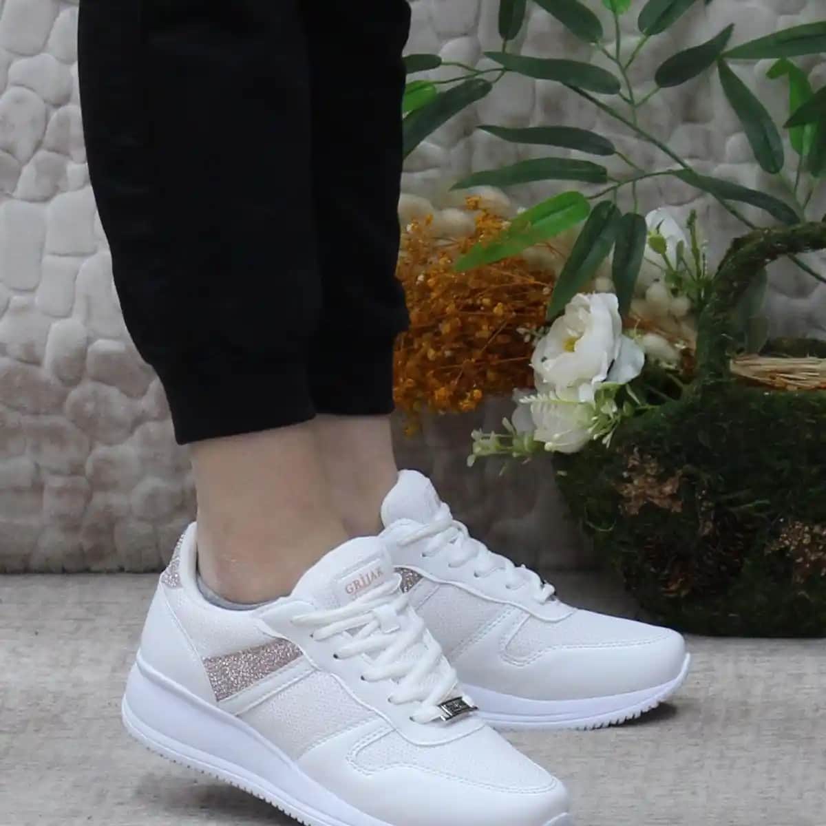 Ayakkabı Seçiminde Konfor ve Şıklığı Bir Arada Yakalayan Güncel Trendler