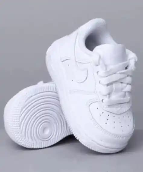 Bebekler İçin Nike Air Force 1 Ayakkabıları Konfor ve Güvenlik Sunar