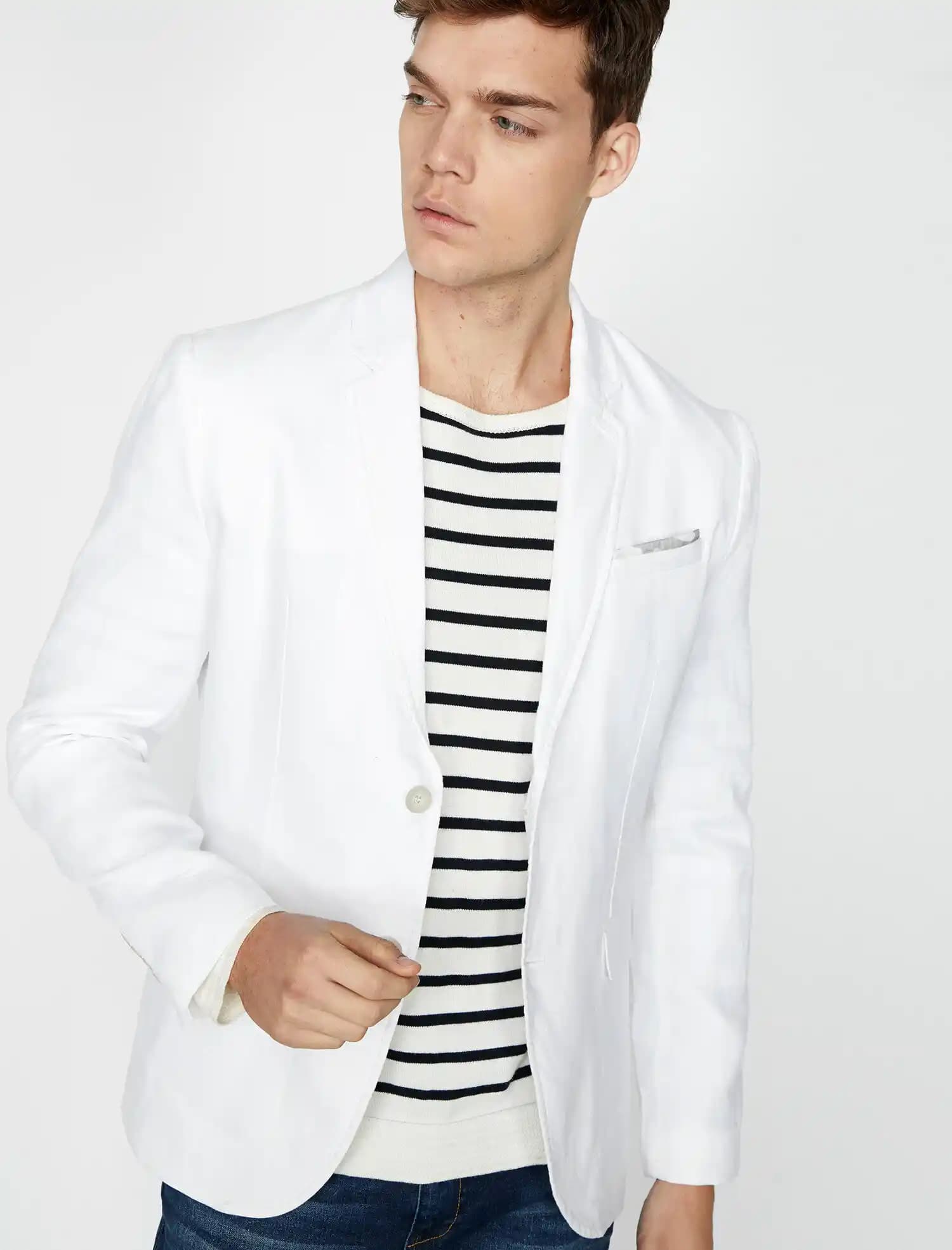 Beyaz Erkek Blazer Ceketleri: Stil ve Zarafetin En Güzel Simgesi