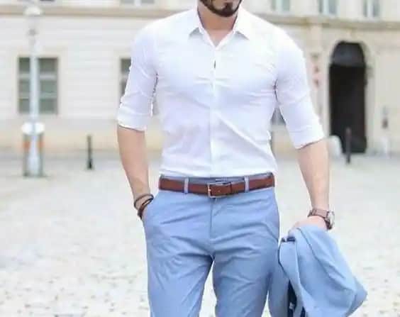 Beyaz Gömlek Altına Ne Giyilir? Stil ve Konfor İçin En İyi Kombinasyonlar