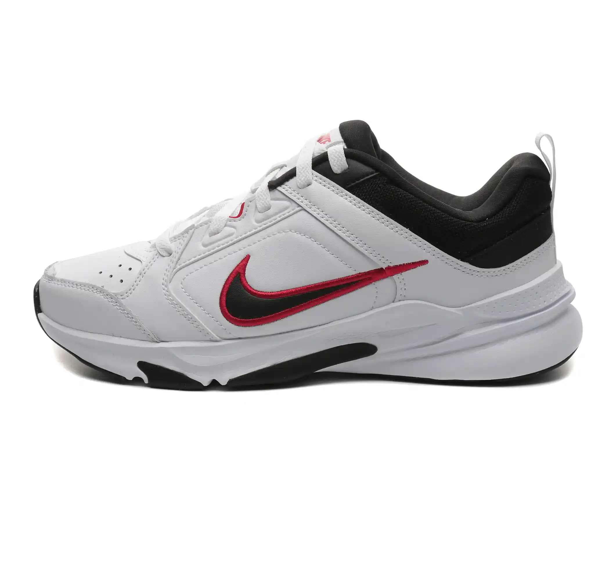 Beyaz Nike Erkek Ayakkabıları: Şık ve Konforlu Günlük Spor Modelleri