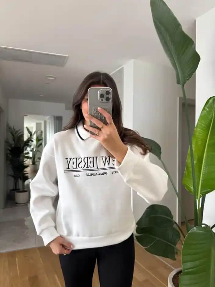 Beyaz Yakalı Sweatshirt ile Çanta ve Ayakkabı Kombinasyonları Rehberi