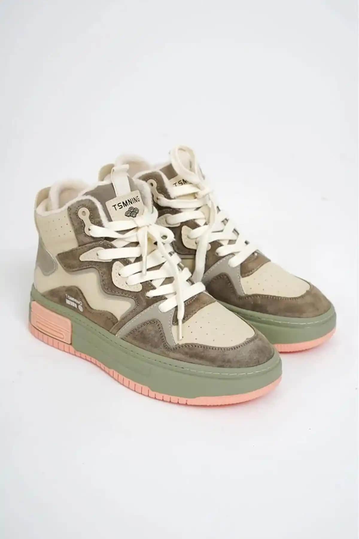 Boyunlu Ayakkabılar: Şıklık ve Konfor Sunan Modern Tasarımlar ve Seçim İpuçları