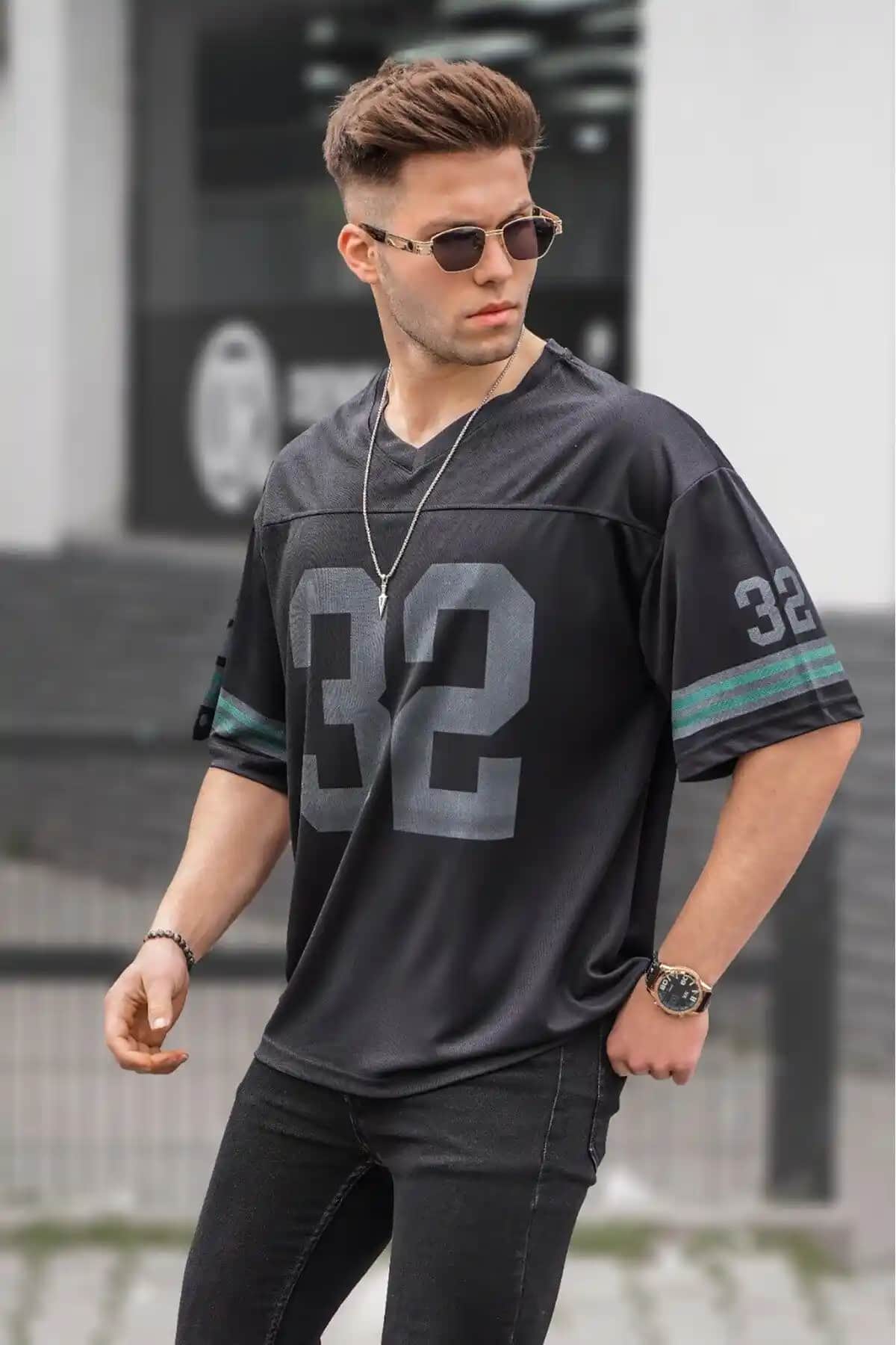Erkek Baskılı Tişörtler: Moda ve Konforun Bir Arada Olduğu Güncel Trendler