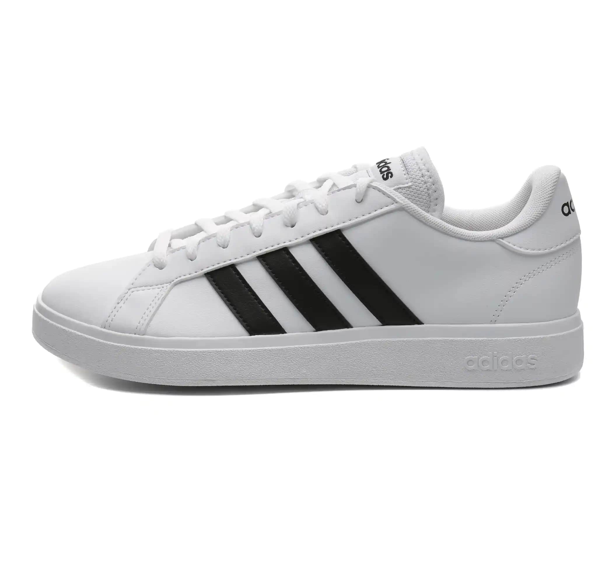 Erkek Beyaz Spor Ayakkabılar: Modelleri, Kullanım Alanları ve Stil İpuçları