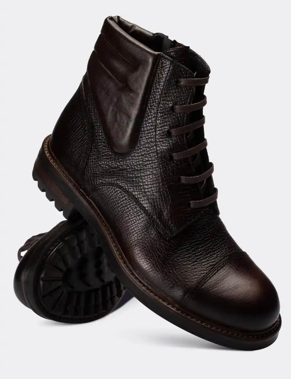 Erkek Deri Bot Modelleri ve Seçim İpuçlarıyla Şıklık ve Dayanıklılık