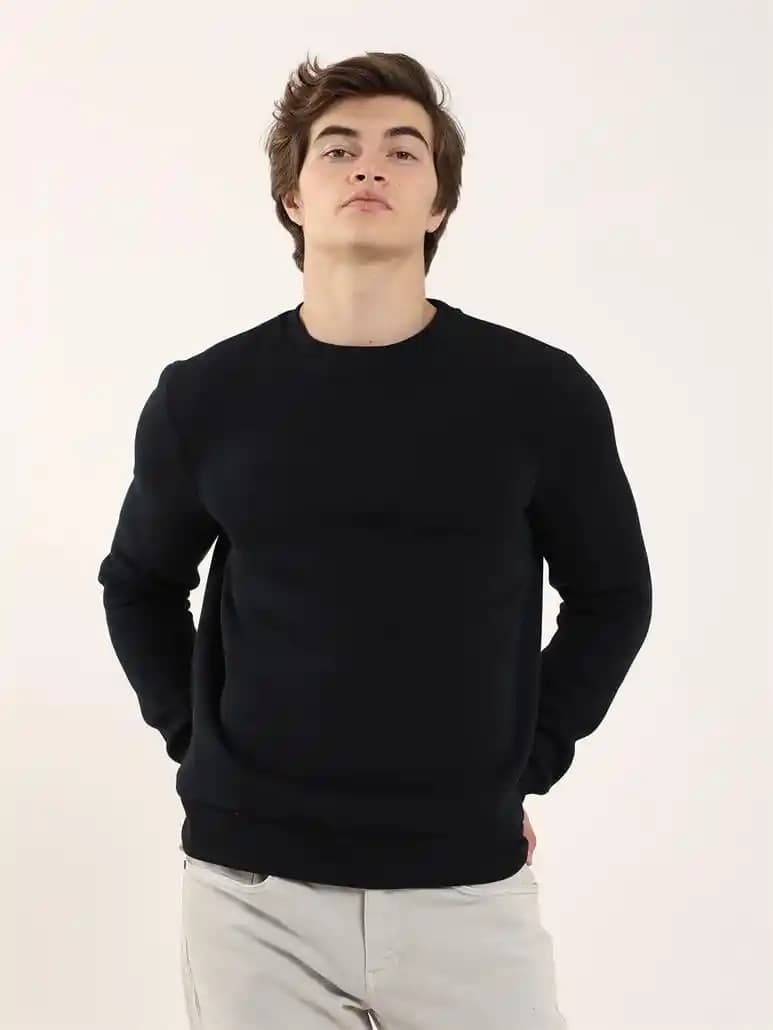 Erkek Düz Siyah Sweatshirt Modelleri ve Kombinasyon İpuçları