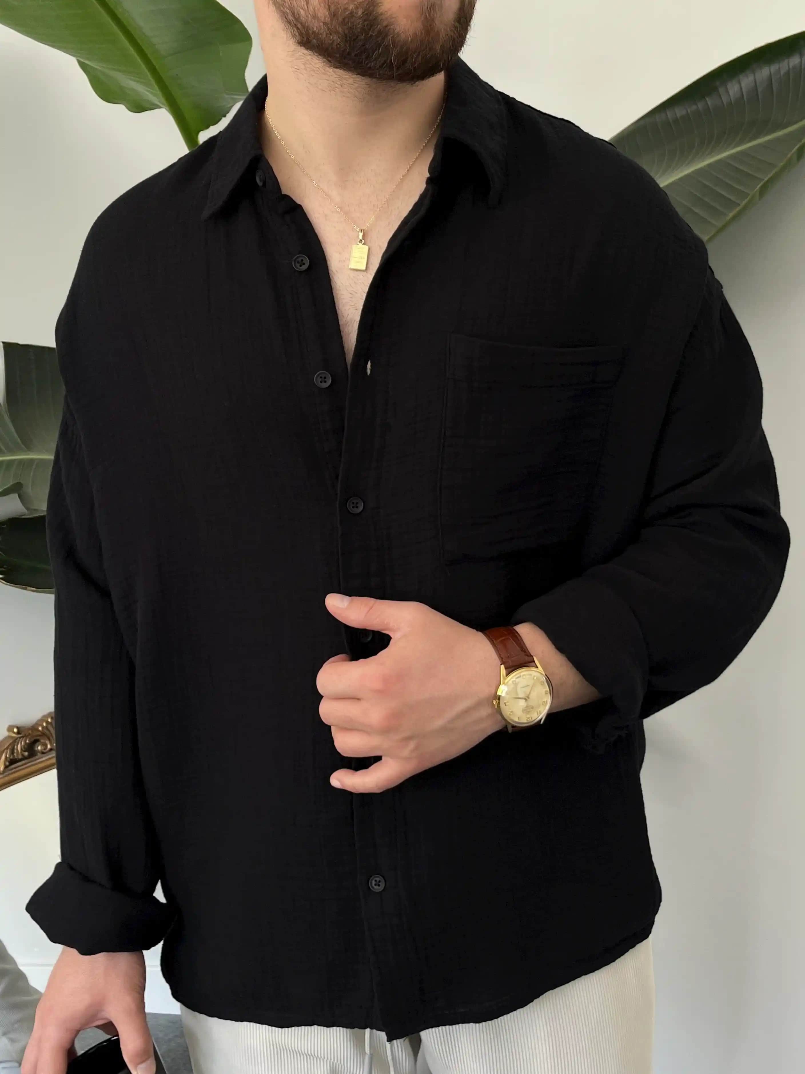 Erkek Oversize Gömlekleri: Modern Tarz ve Konforun Buluştuğu Parçalar