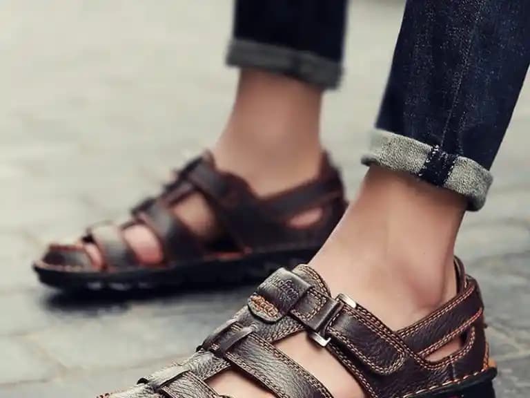 Erkekler İçin Açık Ayakkabı Seçenekleri: Yaz Aylarında Rahatlık ve Şıklık İçin Rehber