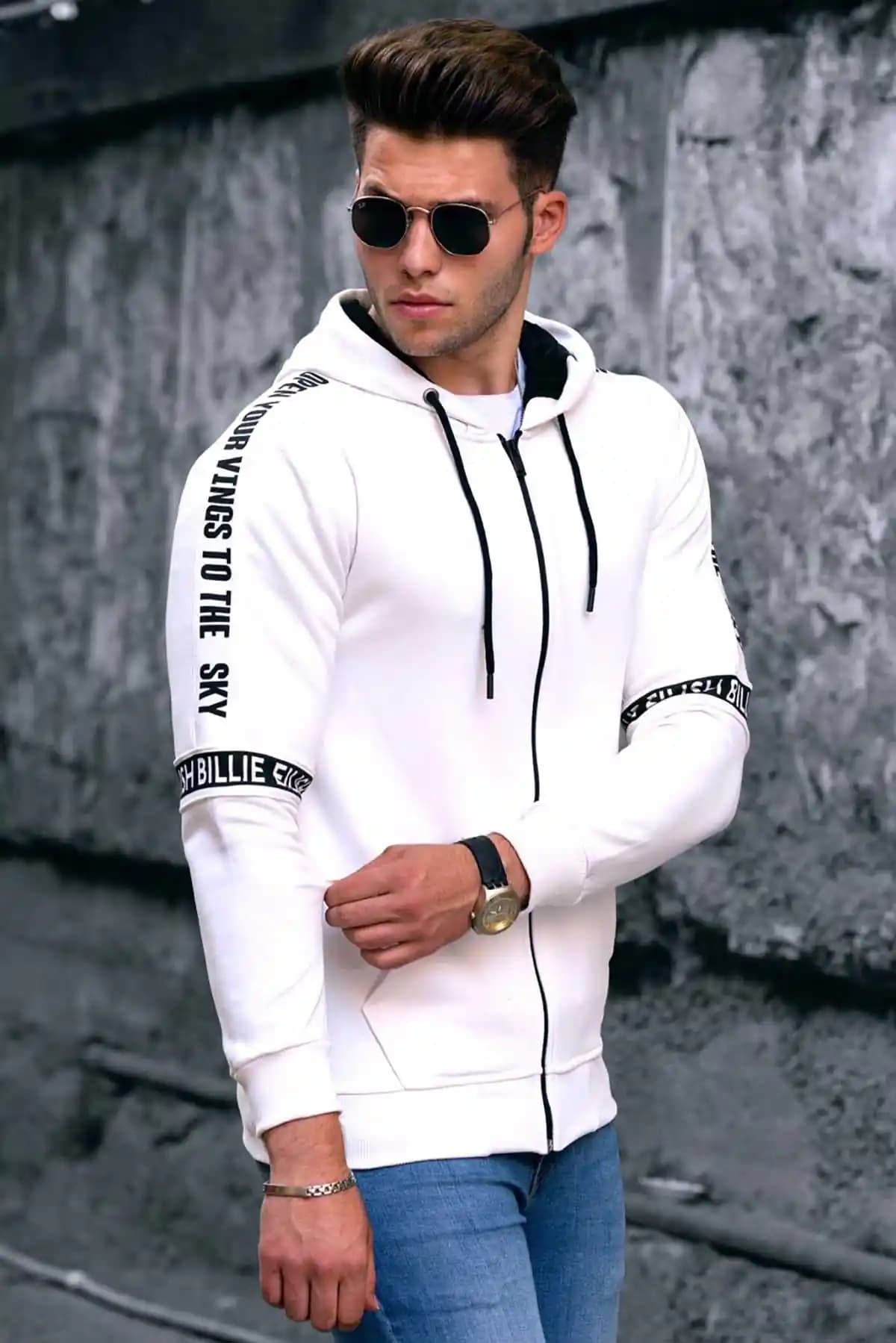 Erkekler İçin Beyaz Fermuarlı Sweatshirtler: Stil ve Konforun Modern Buluşması