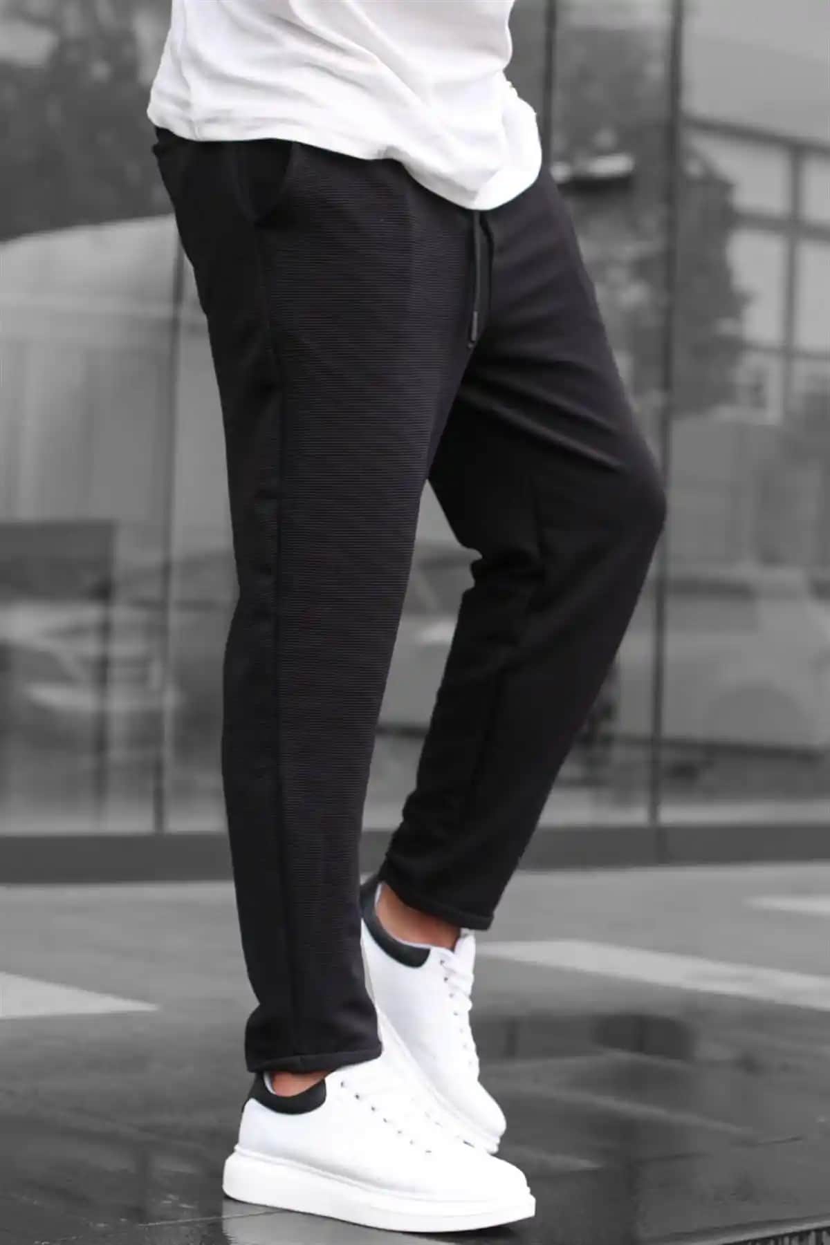 Erkekler İçin Siyah Kumaş Pantolon Seçenekleri ve Stil İpuçları