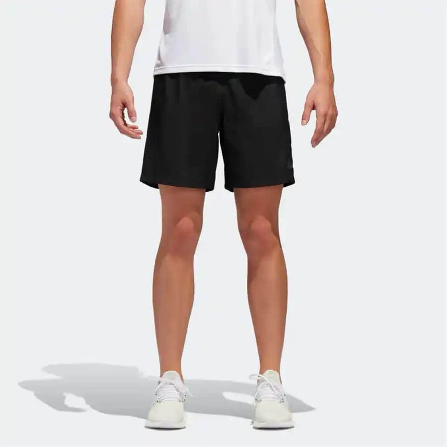 Erkekler İçin Yürüyüş Şortu Seçiminde Dikkat Edilmesi Gerekenler ve En İyi Modeller