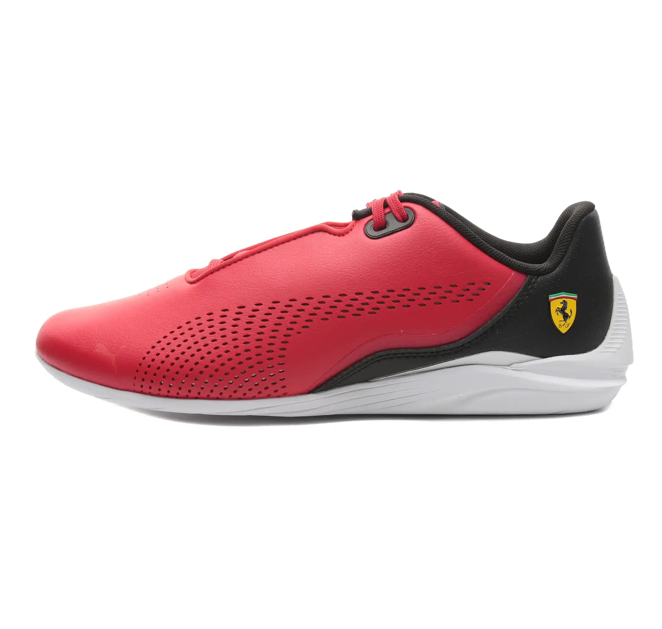 Ferrari ve Puma İşbirliğiyle Erkekler İçin Yeni Nesil Spor Ayakkabıları Tanıtımı