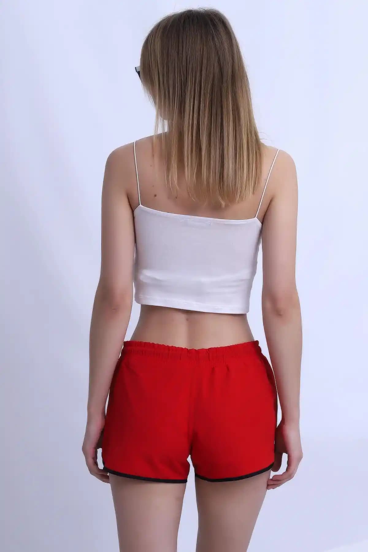 Kadın Şort Modelleri ve Stil Önerileriyle Yaz Şıklığını Yakalayın