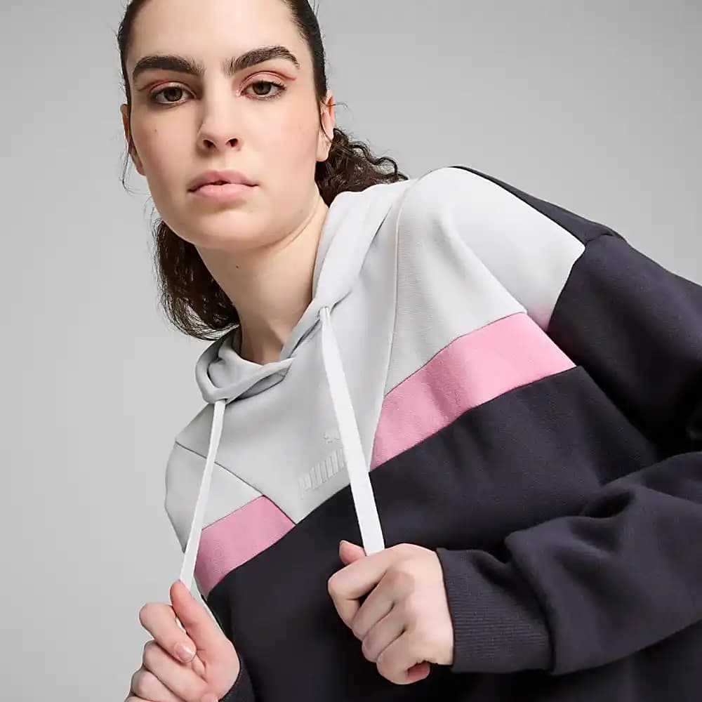 Kadınlar İçin PUMA Sweatshirt Modelleri: Şıklık ve Konforun Birleştiği Tasarımlar