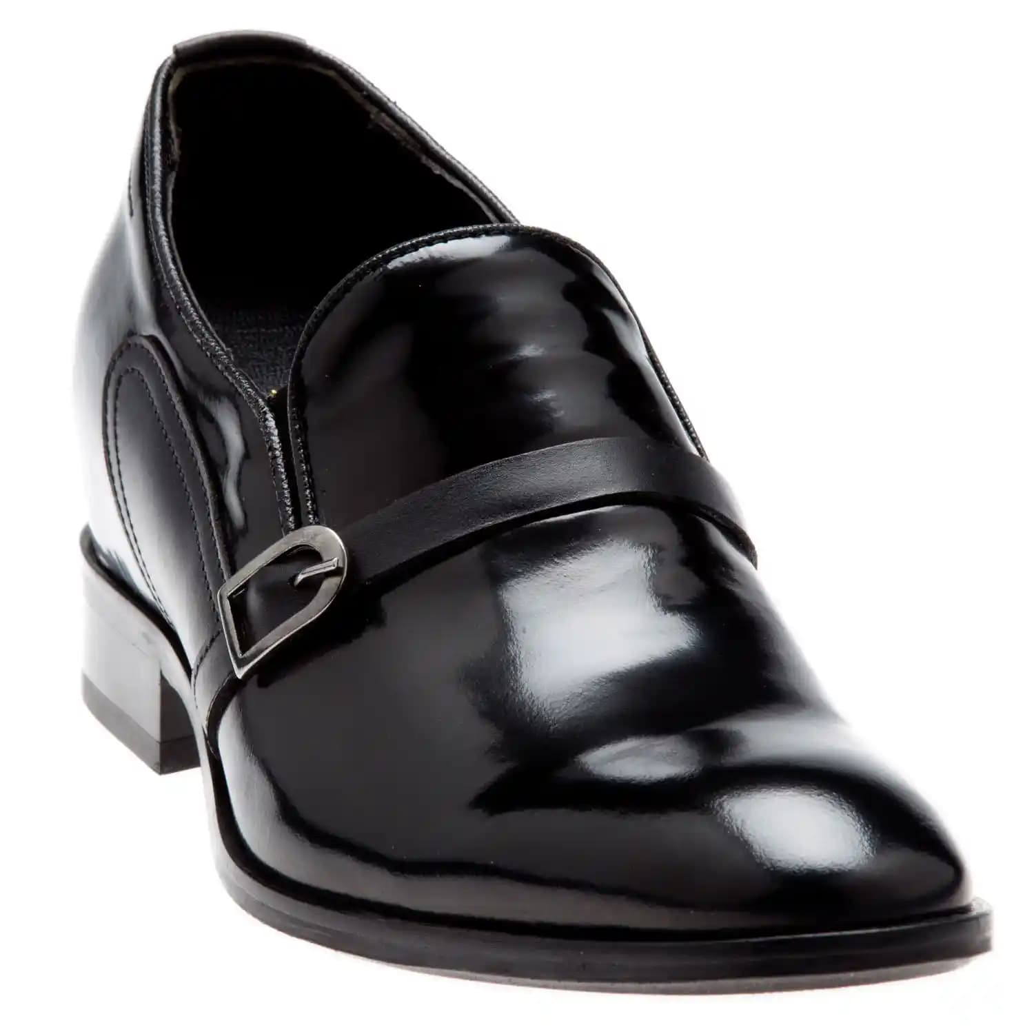 Kundura Modelleri: Şıklık ve Konforu Bir Arada Sunan Ayakkabı Seçenekleri