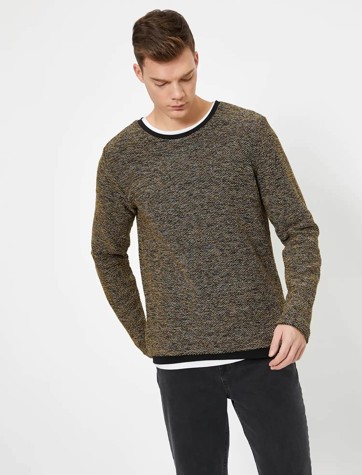 Mevsimlik Erkek Kazak Seçimi Rehberi: Modeller, Kumaşlar ve Fiyatlar