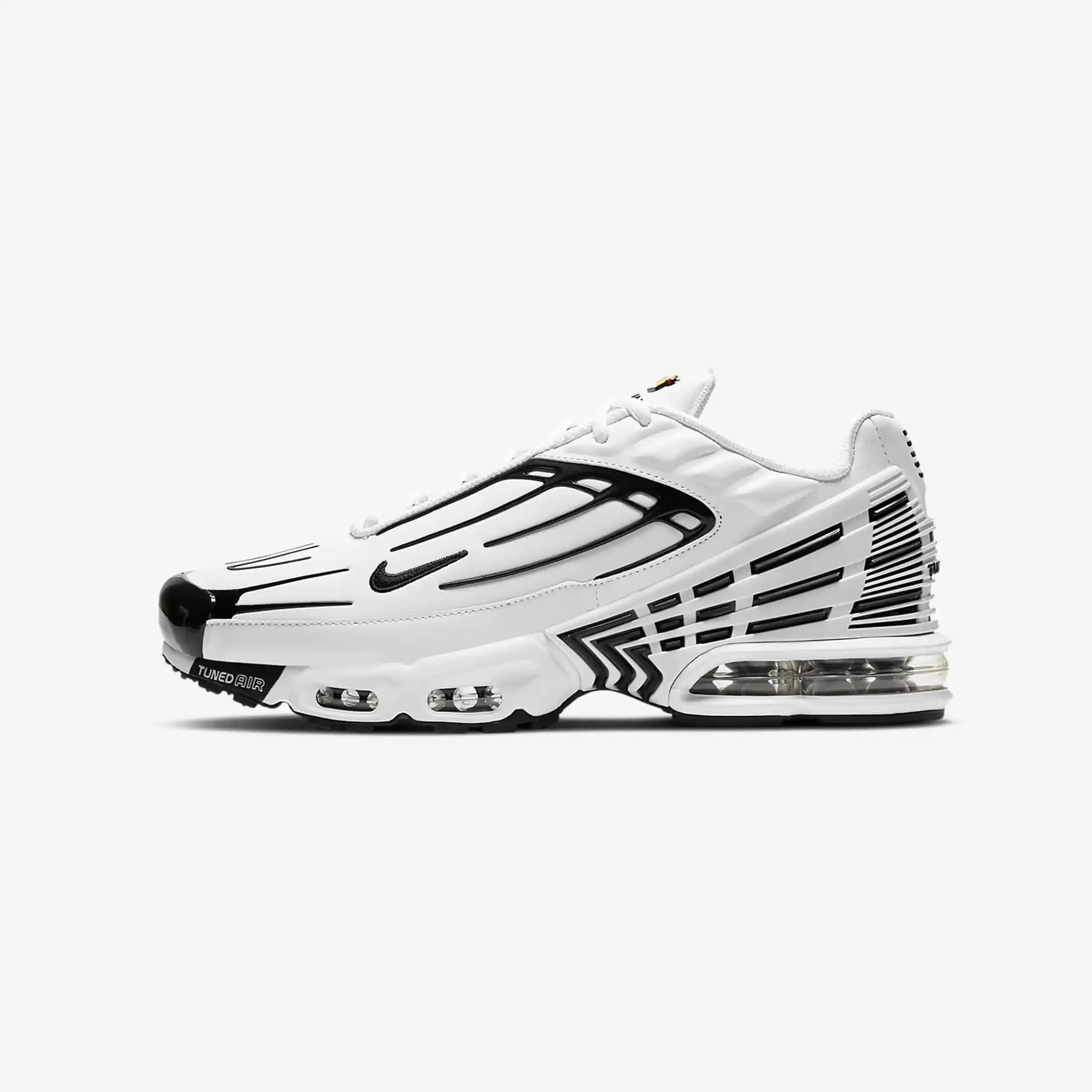 Nike Air Max Plus 3 Beyaz: Şıklık ve Konfor Sunan Modern Spor Ayakkabı