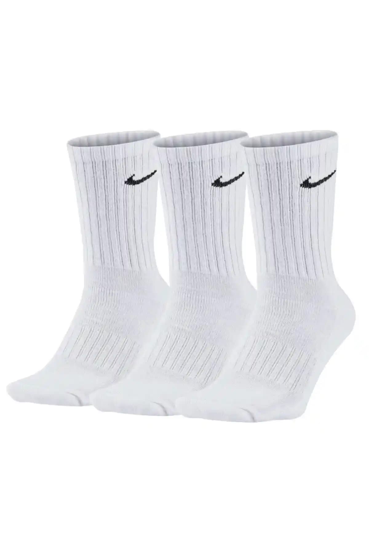 Nike Beyaz Çoraplar ve Spor Şıklığında Güncel Trendler Hakkında Bilgi