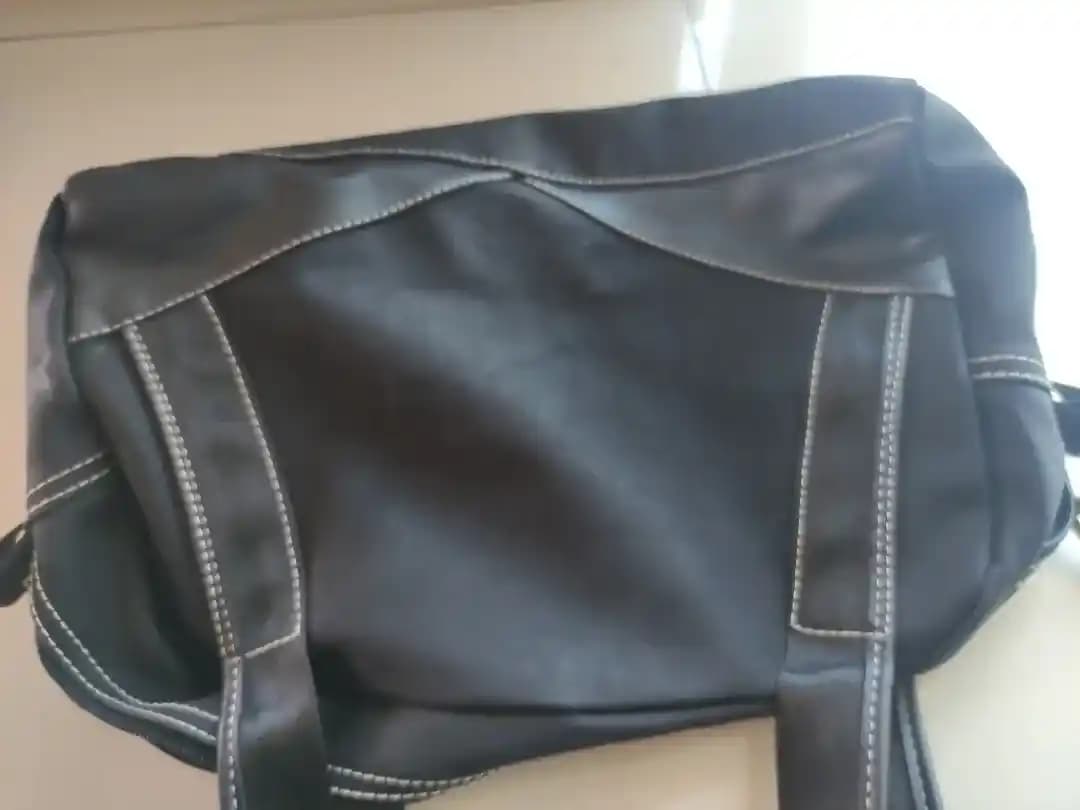 Nike Deri Çanta Koleksiyonu: Şıklık ve Fonksiyonellik Bir Arada