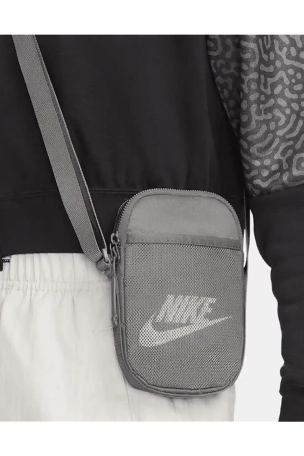 Nike Erkek Çapraz Çanta Modelleri ve Seçim Kriterleri Günlük ve Spor Kullanım İçin