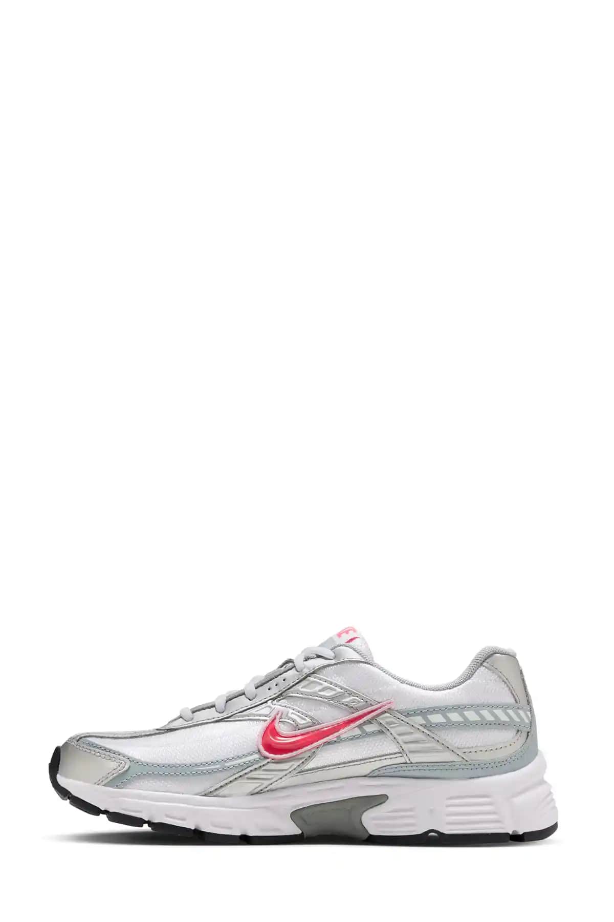 Nike Gümbüş Ayakkabıları: Modern Tasarım ve Yüksek Performans Sunan Modeller