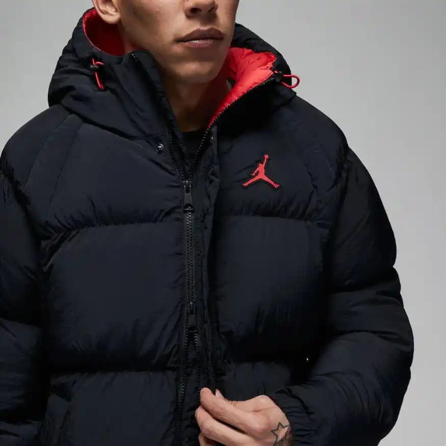 Nike Jordan Erkek Montları: Şıklık ve Fonksiyonelliği Bir Arada Sunan Modern Tasarımlar