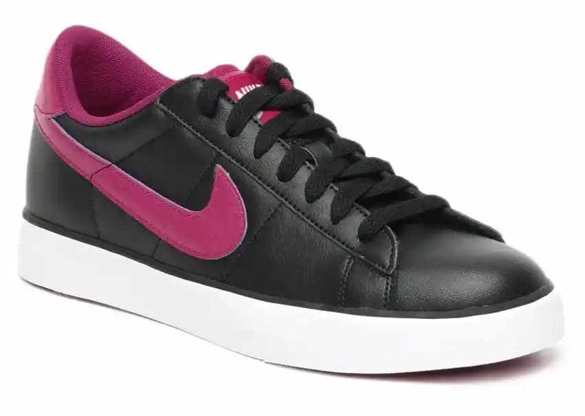 Nike Kadın Sneakers Modası ve Konforu Bir Arada Sunan Güncel Koleksiyonlar