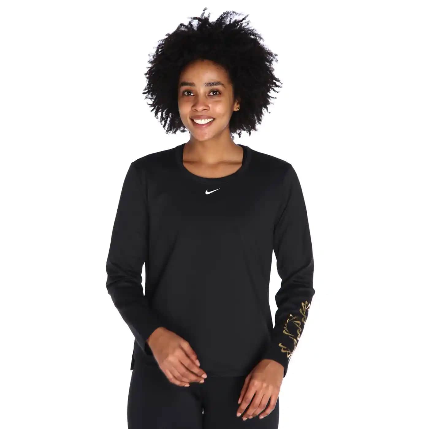 Nike Kadın Uzun Kollu Tişörtleri: Spor ve Günlük Kullanım İçin Şık ve Konforlu Seçenekler