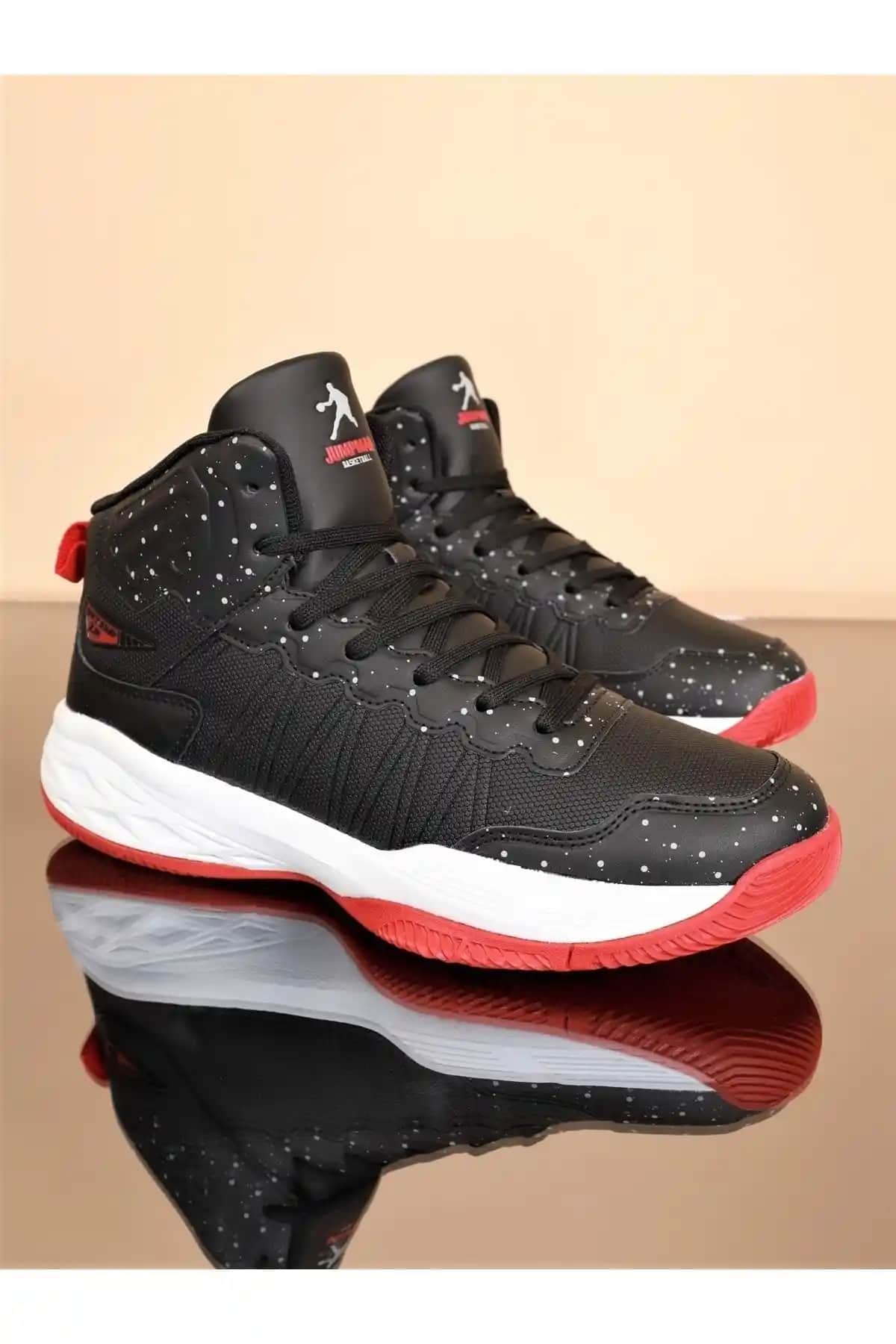 Profesyonel Basketbol Ayakkabısı Seçimi ve Sahadaki Performans Artırıcı Özellikler