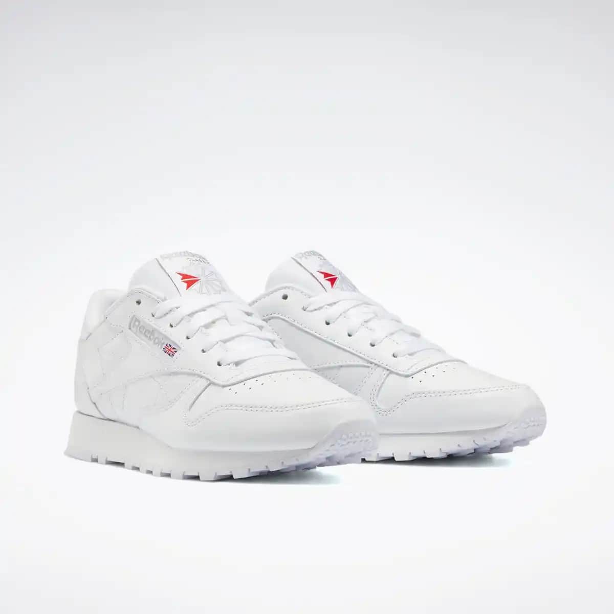 Reebok Kadın Spor Ayakkabıları ve Çanta Koleksiyonları: Şıklık ve Fonksiyonellik Bir Arada