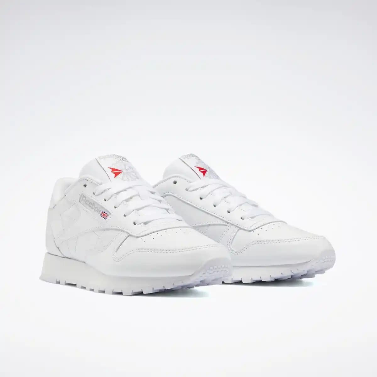 Reebok Kadın Spor Ayakkabıları ve Çanta Koleksiyonları: Şıklık ve Fonksiyonellik Bir Arada