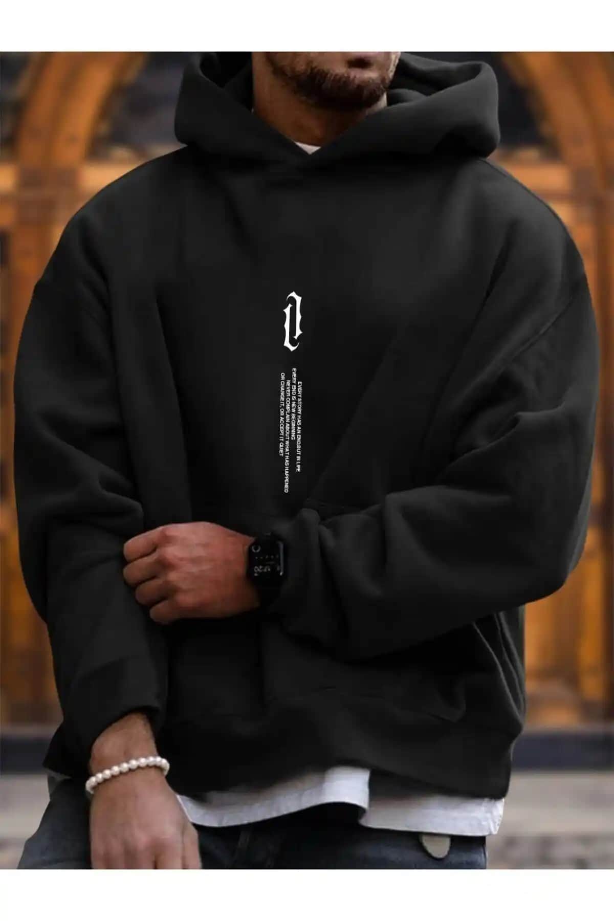 Siyah Kapşonlu Sweatshirt Erkekler İçin Çok Yönlü ve Modern Giyim Seçeneği