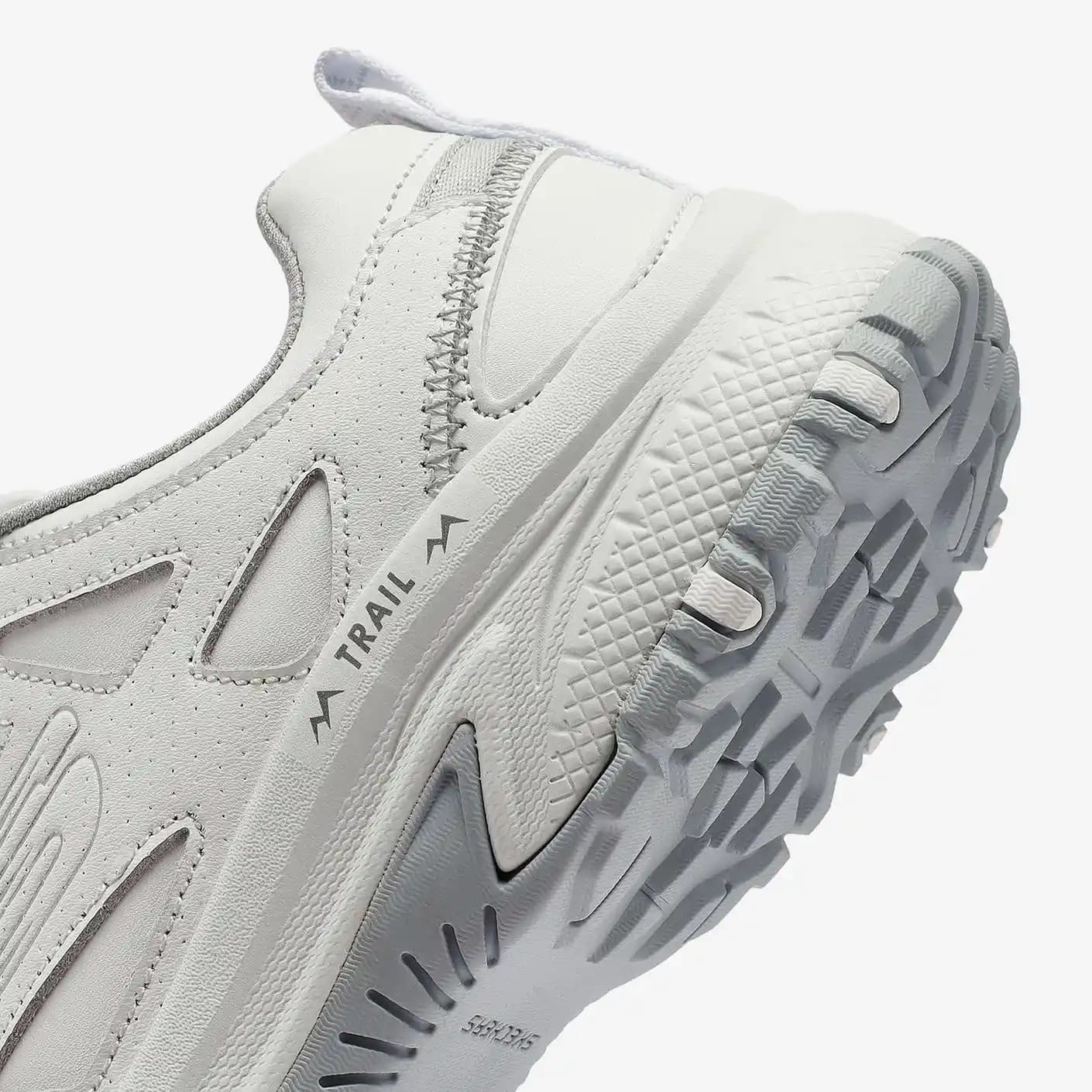 Skechers Hillcrest Kadın Beyaz Ayakkabılar Konfor ve Şıklığın Modern Buluşması