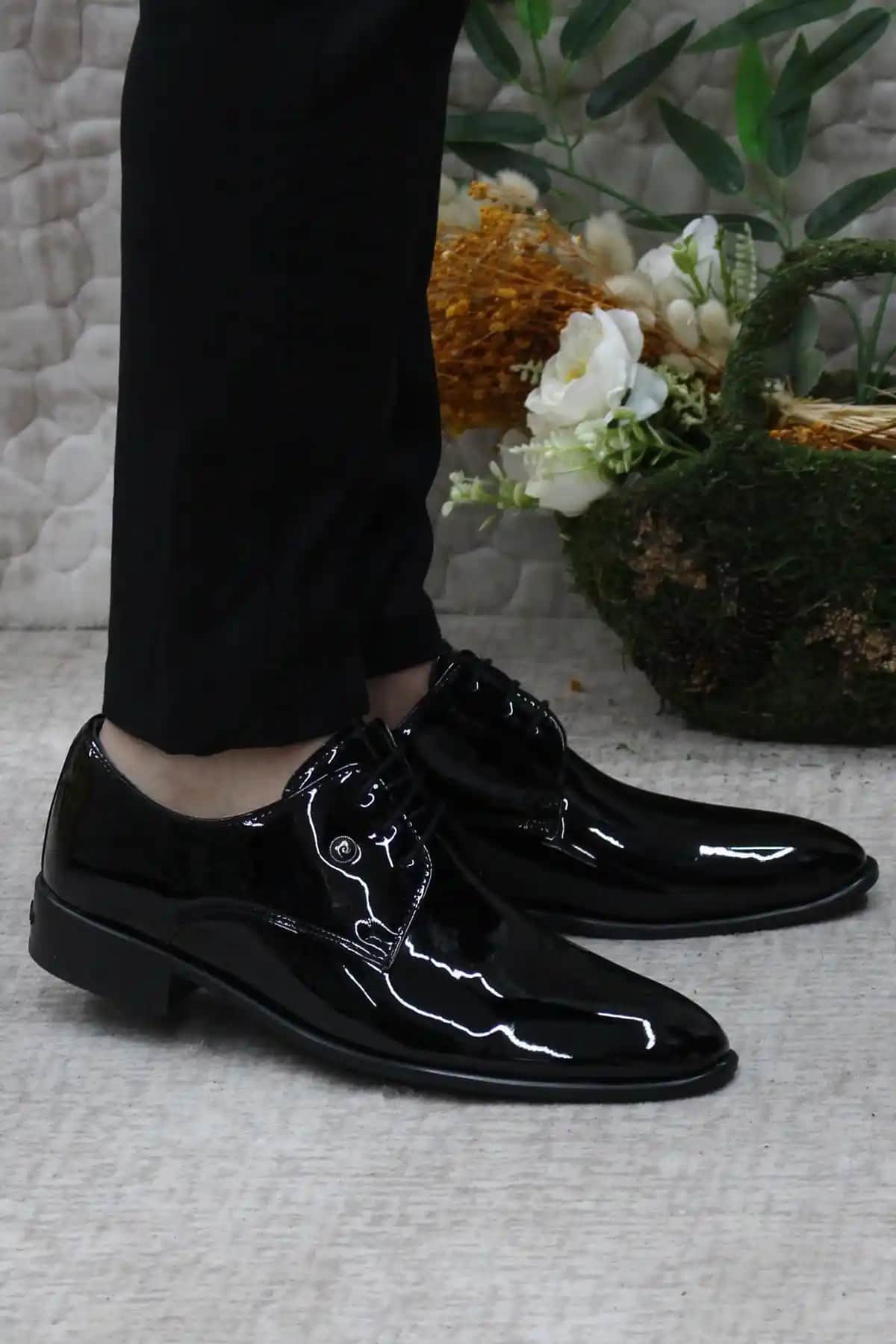 Takım Altı Ayakkabı Seçimi ve Stil İpuçları: Şıklık ve Konforun Buluşması