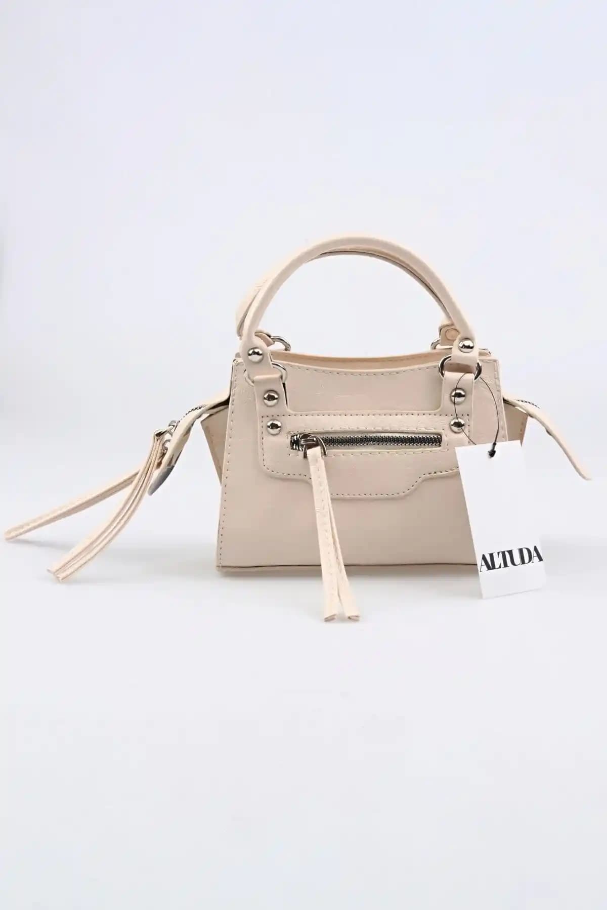 Altuda Kadın Askılı Çapraz Çanta Neo: Şık ve Fonksiyonel Günlük Çanta Seçenekleri