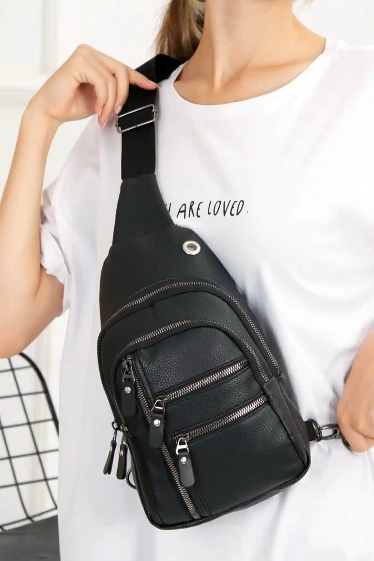 Av A Dos Deri Çapraz Askılı ve Luvenis Krinkıl Body Bag Karşılaştırması