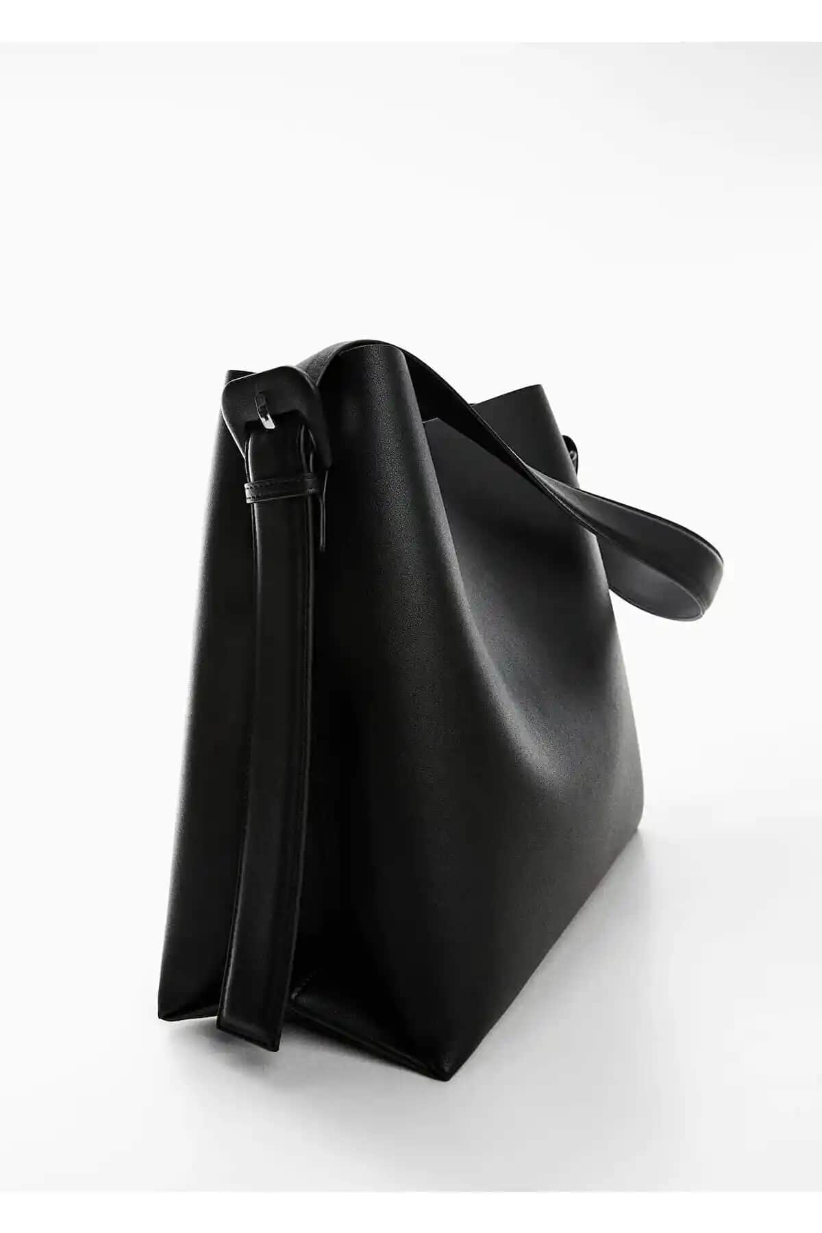 AVİADA ve Çanta Park Kadın Siyah Çantalar Karşılaştırması: Hangi Model Sizin İçin Uygun