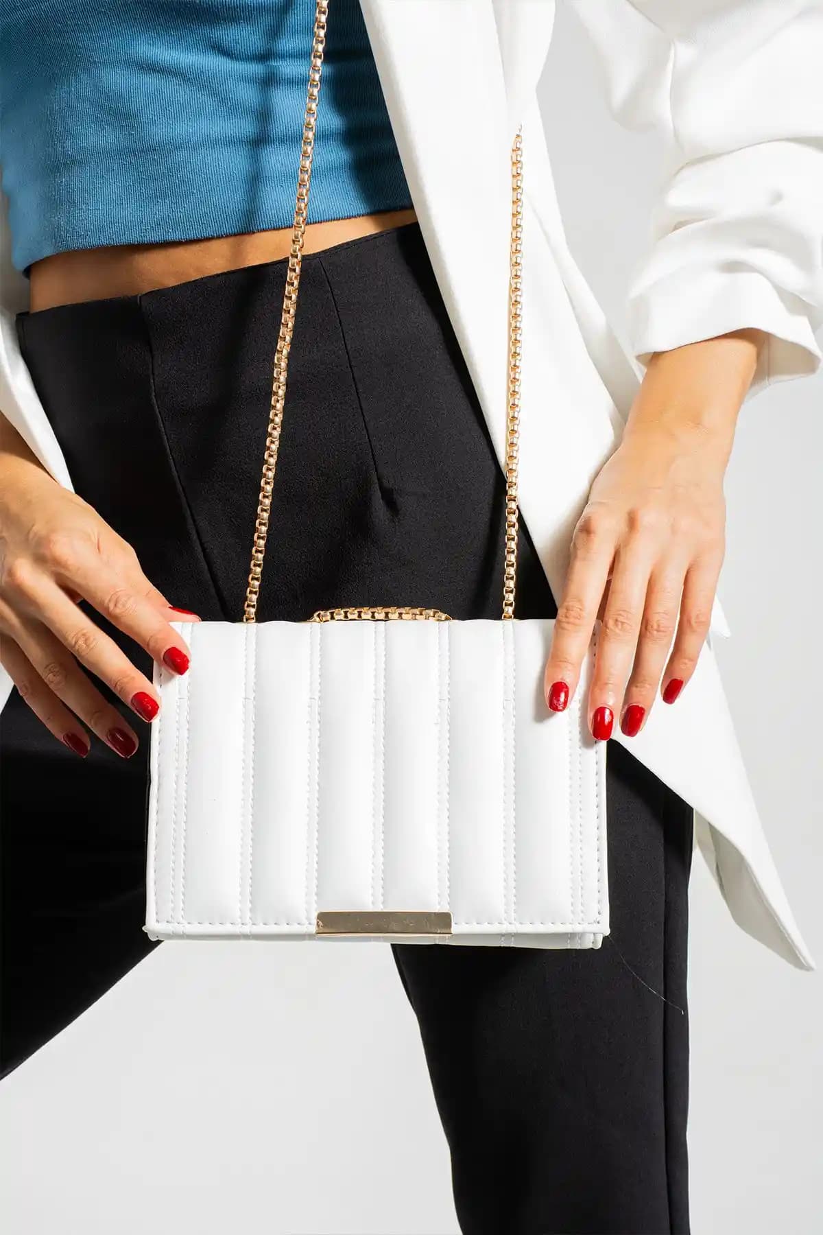 Butikbatii Zincir Askılı Mıknatıslı Günlük Kadın Çantası Tasarımı ve Özellikleri