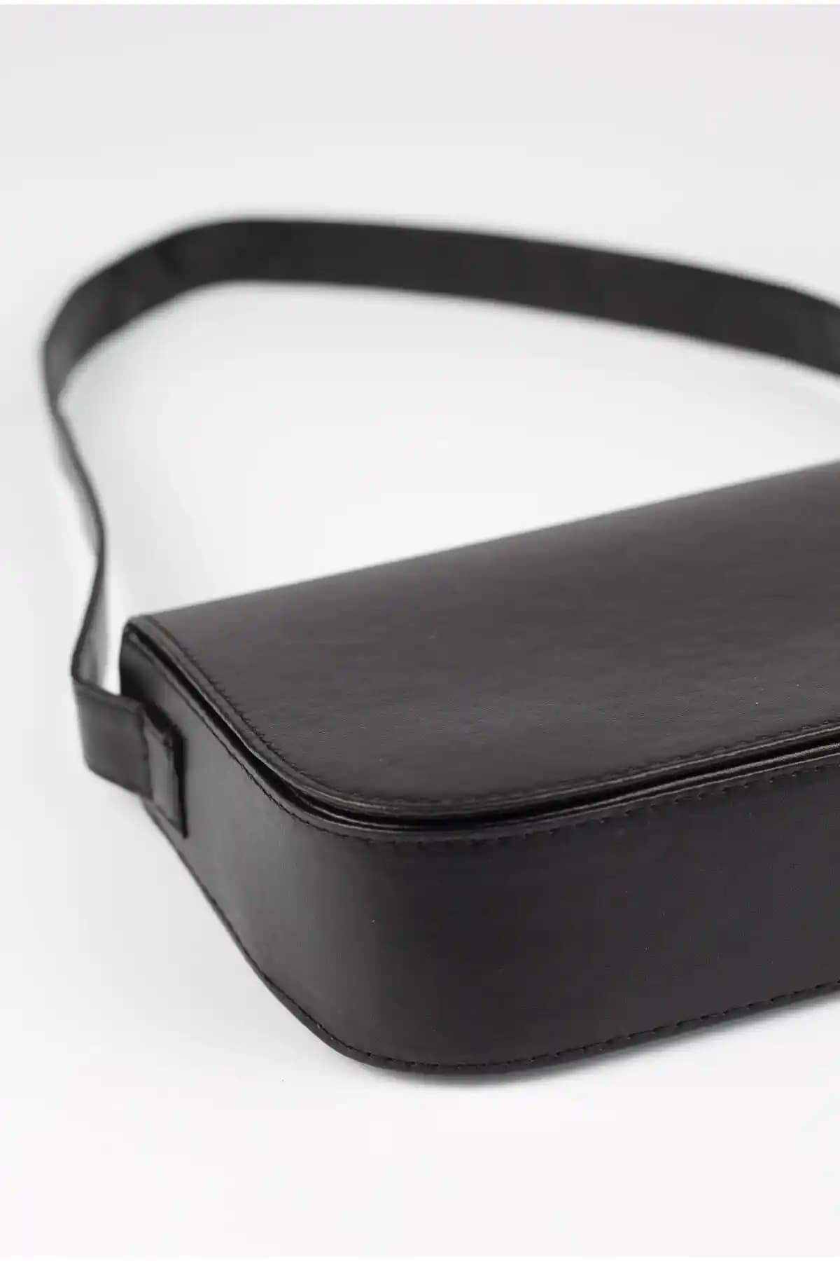 Çanta Karşılaştırması: Babi West Lizzabel ve Tonny Black Modellerinin Özellikleri