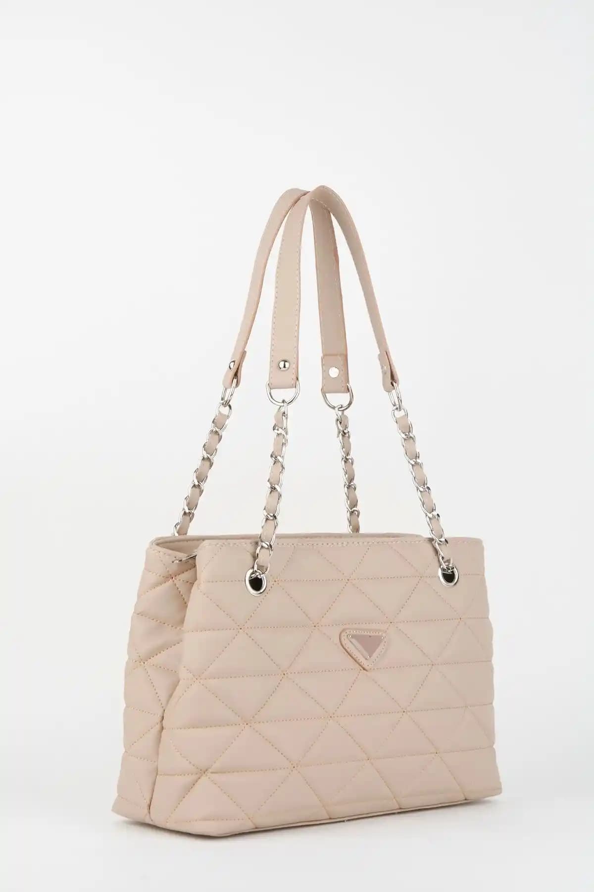 Çanta Park Saten Vizon Kapitone Günlük Kullanım İçin Modern ve Şık Tasarım