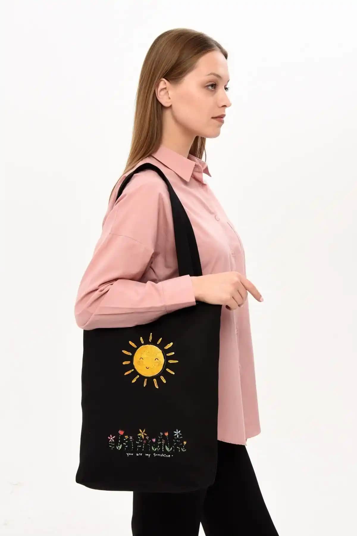 Çınar Bez Çanta Siyah Kanvas Gülümseyen Güneş Baskılı Tasarım ve Kullanım Özellikleri