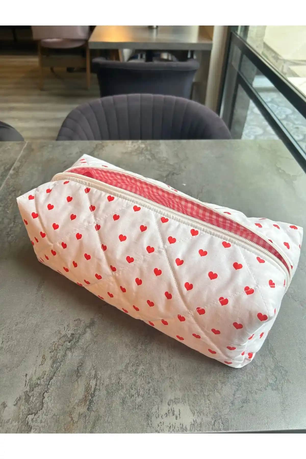 Elzripy Kalp Desenli Büyük Boy Saç Şekillendirici Çantası Şık ve Kullanışlı Tasarım