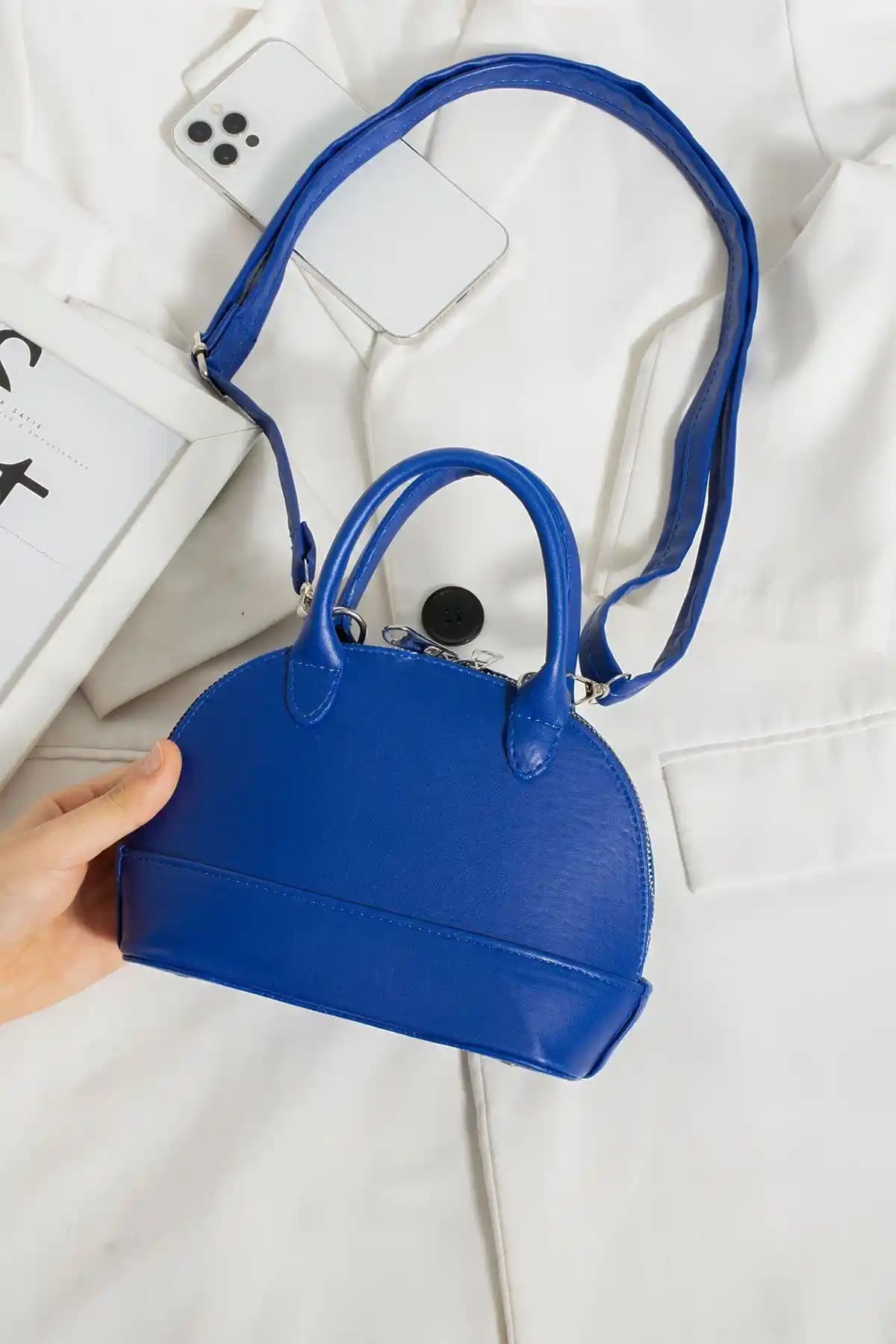 Estetik ve Dayanıklı SaksMavi Mini D Model Çanta Günlük Kullanım İçin Uygun