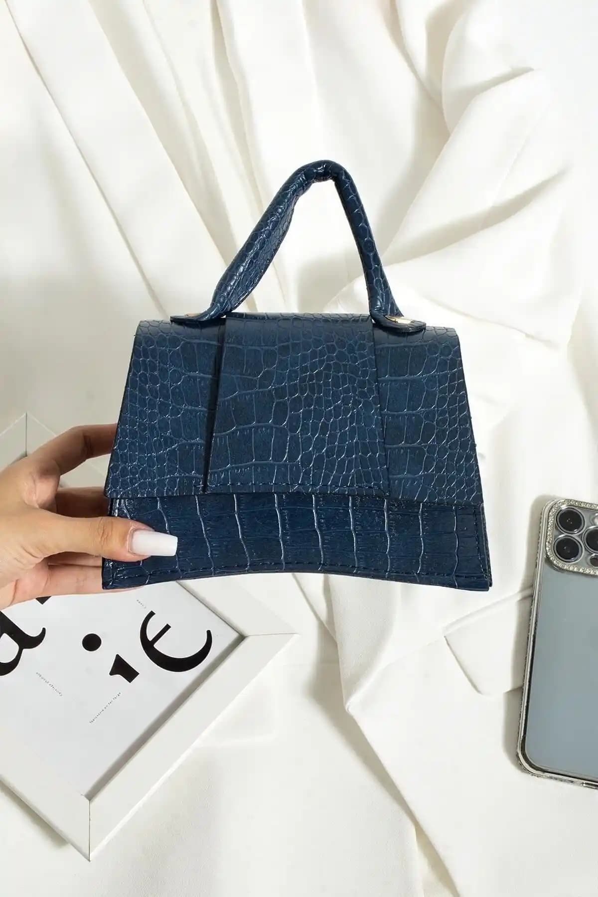 ESTUTE Kadın Mini City El ve Omuz Çantaları Karşılaştırması Günlük Kullanım ve Tasarım Özellikleri