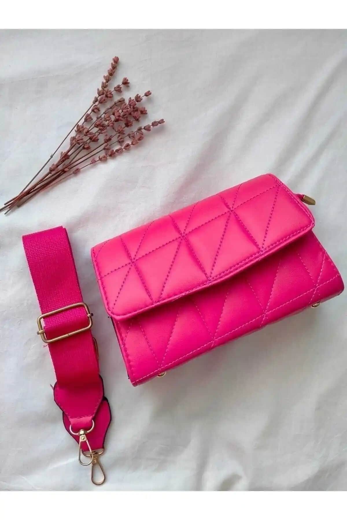 Everglow Jewelry ve Lucky Bees Kadın Çantaları Karşılaştırması: Özellikler ve Tasarım Farklılıkları