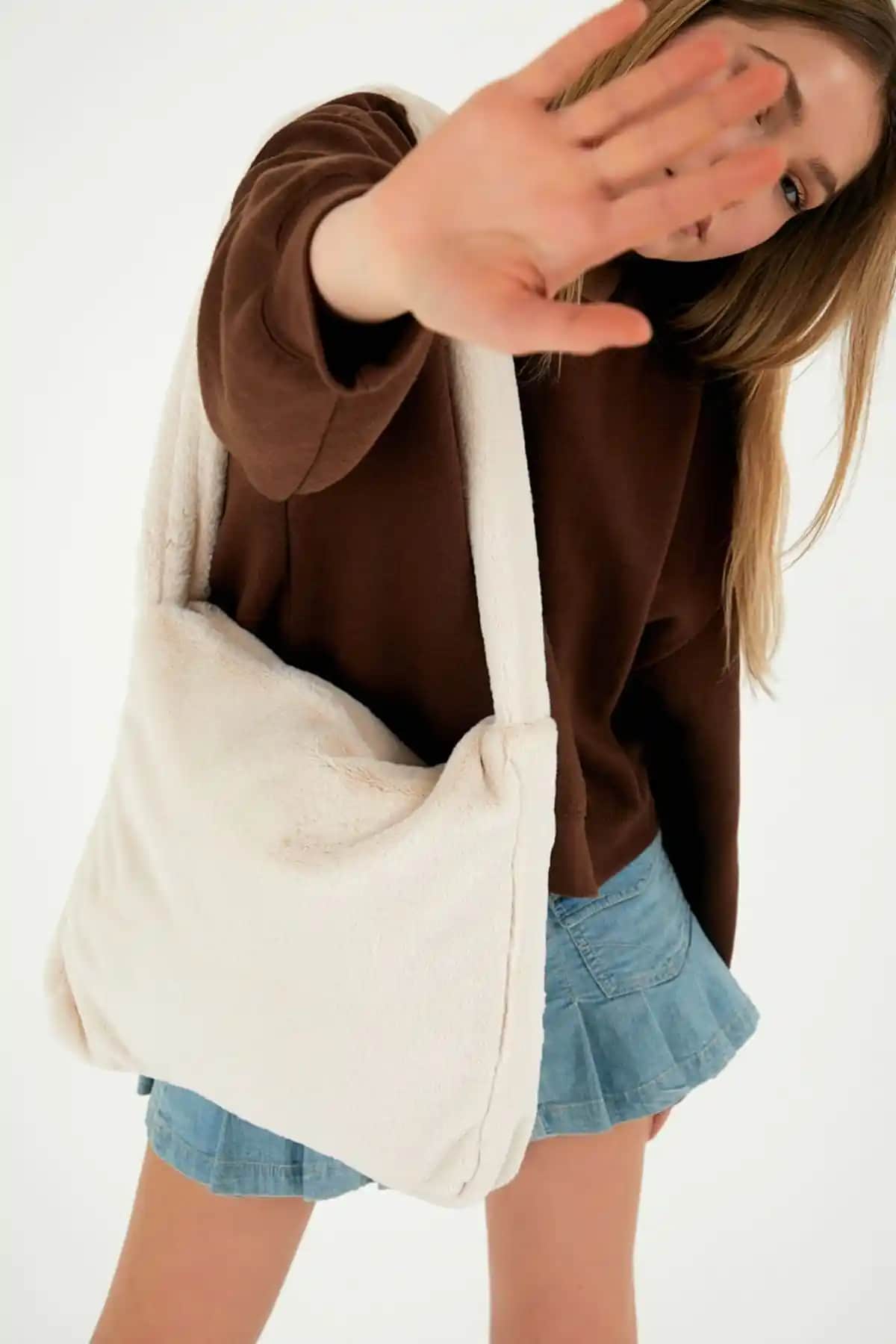 Fluffy Krem Toscana Tote Çanta: Şık ve Kullanışlı Günlük Aksesuar İmkanı